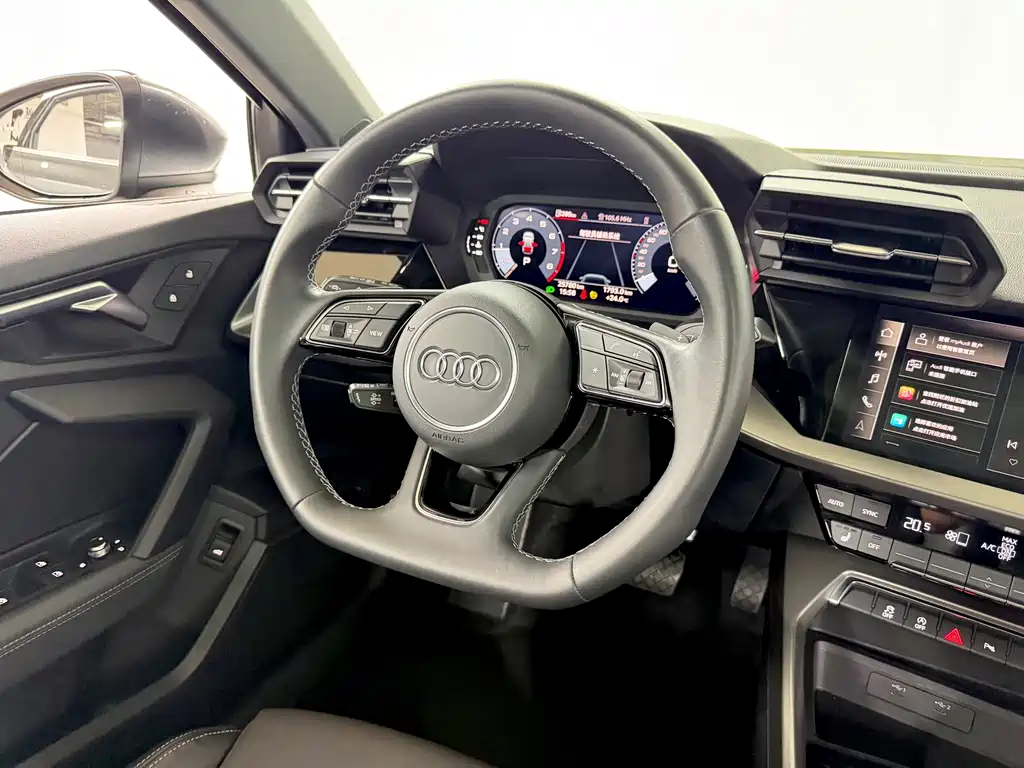 Audi A3 2023 — фото 12