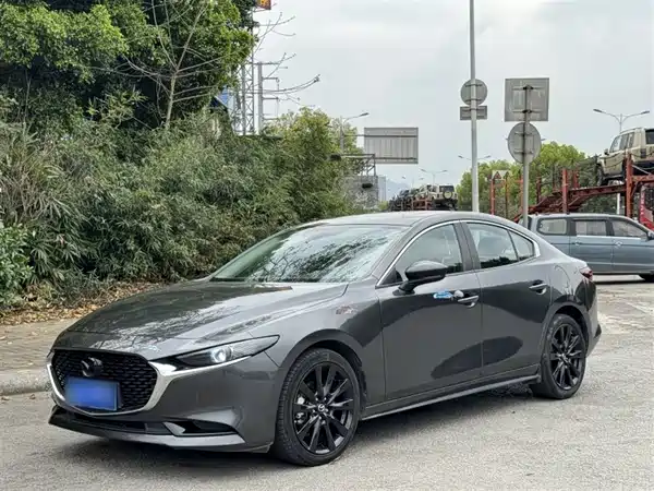 Mazda 3 Axela 2023