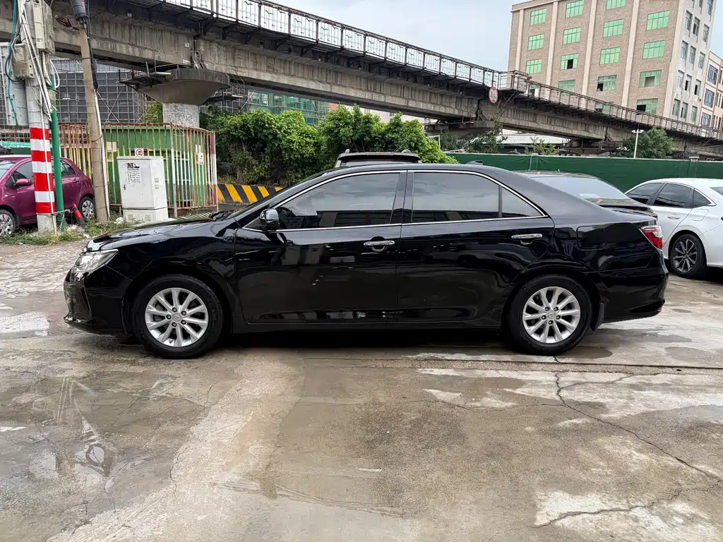 Toyota Camry 2016 — фото 4