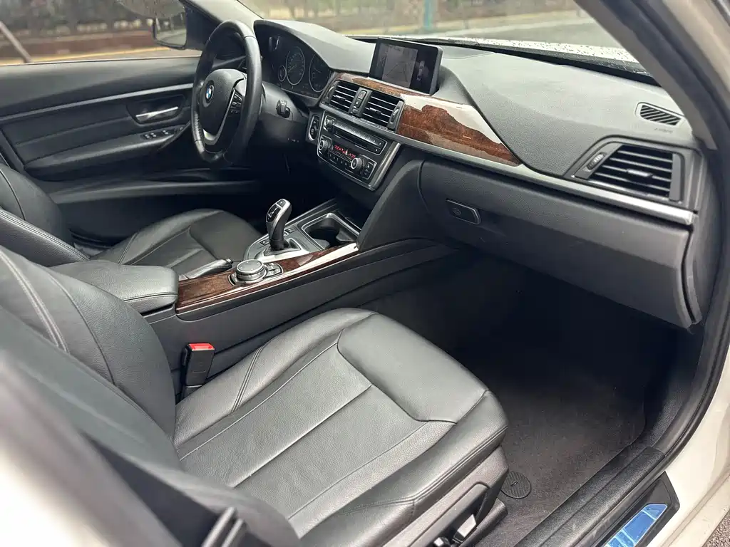 BMW 3 Series 2015 — фото 13