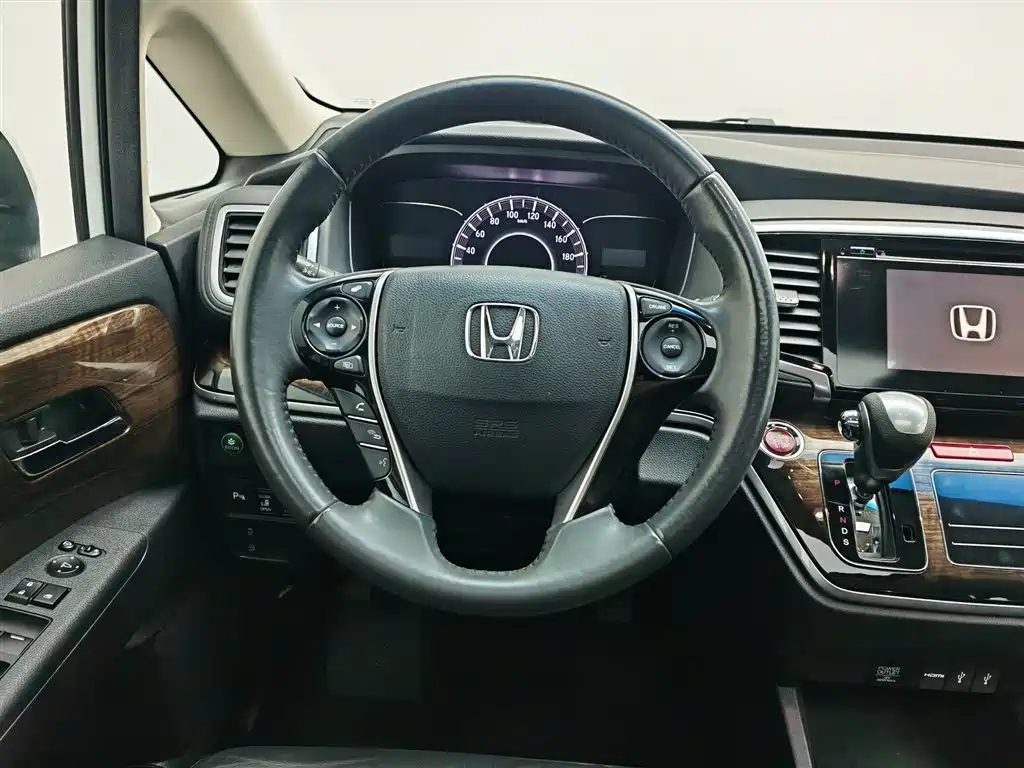 Honda Odyssey 2016 — фото 11