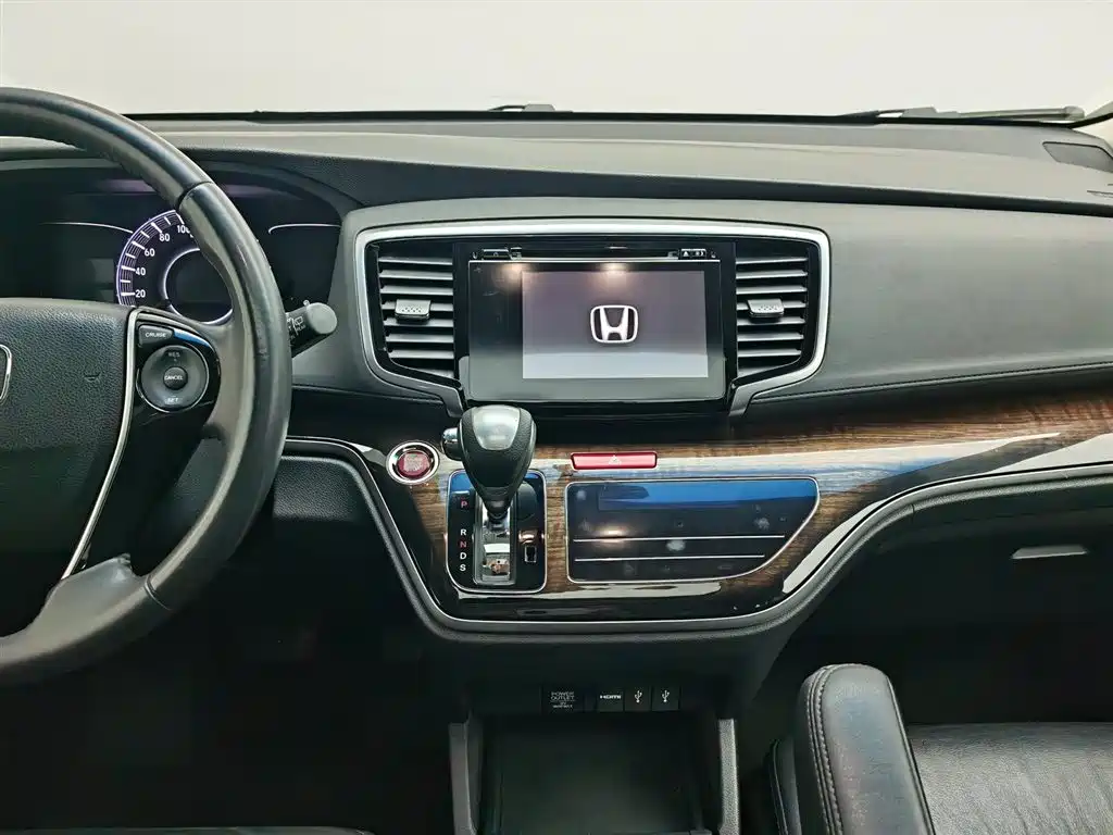 Honda Odyssey 2016 — фото 12