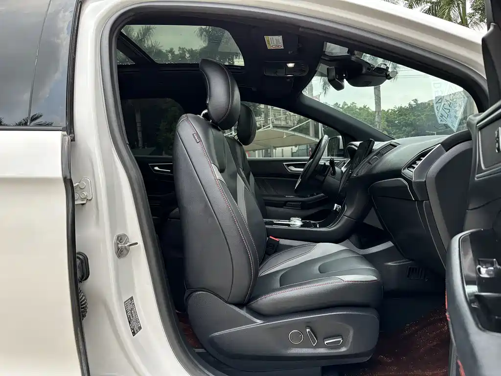 Ford Edge 2020 — фото 12