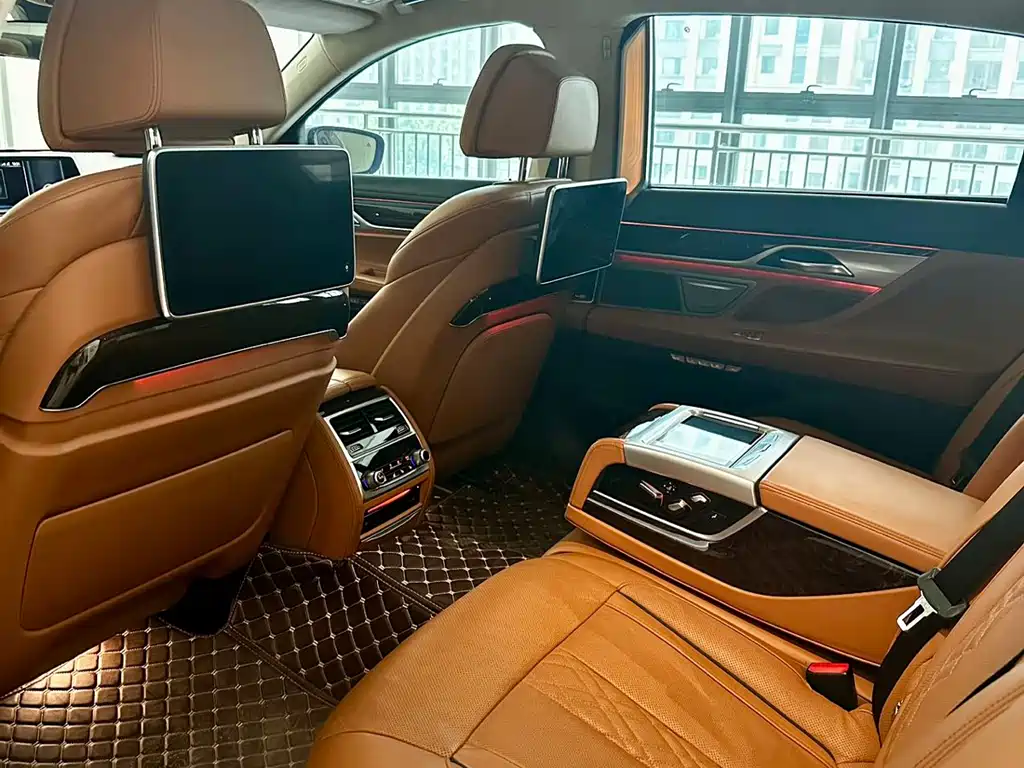 BMW 7 Series 2016 — фото 14