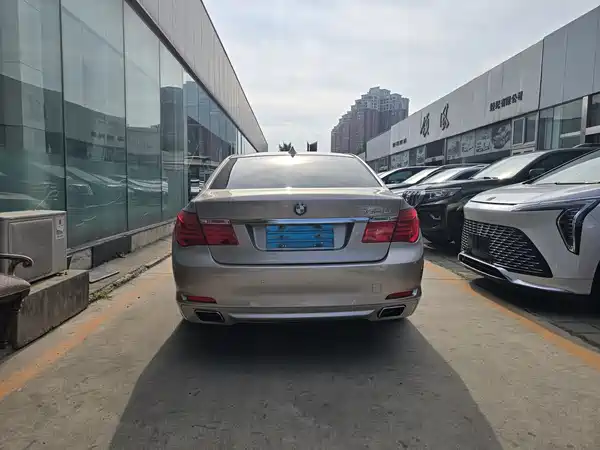 BMW 7 Series 2011