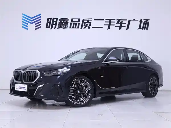 BMW 5 Series 2025