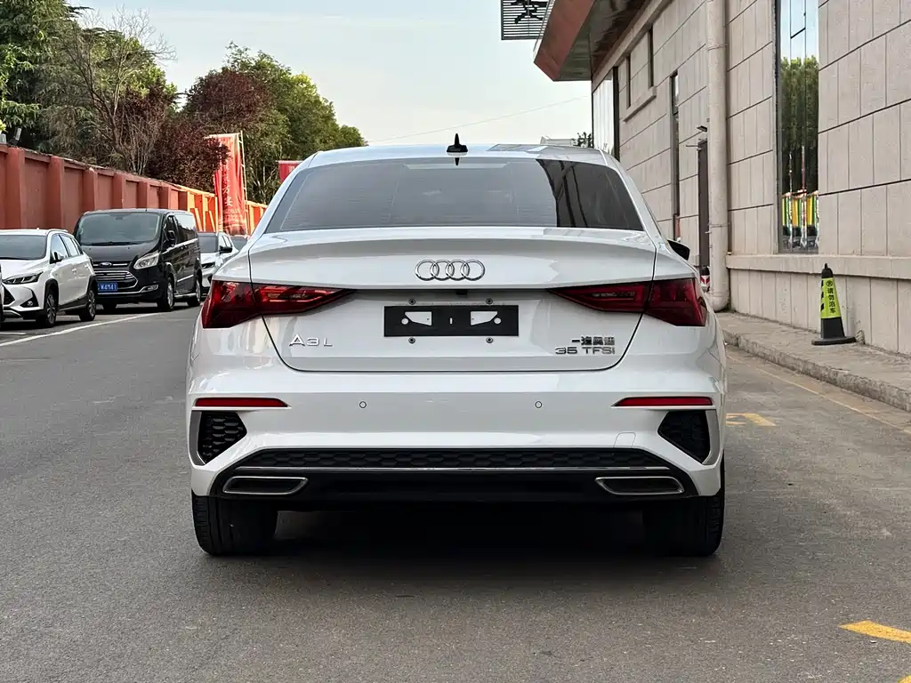 Audi A3 2023 — фото 5