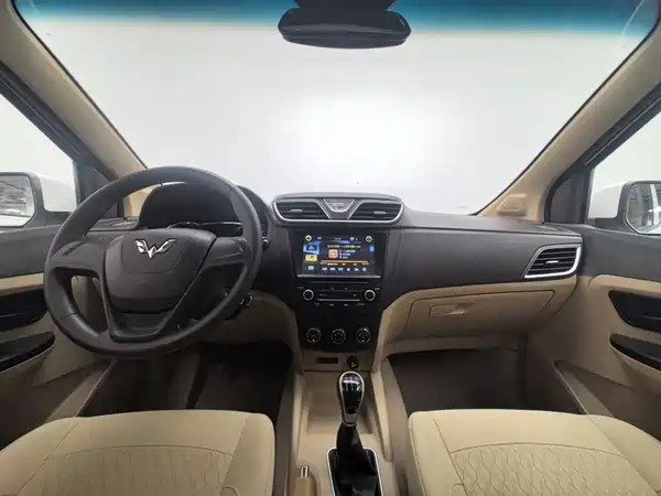 Wuling Hongguang 2016