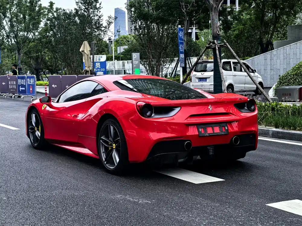 Ferrari 488 2018 — фото 13