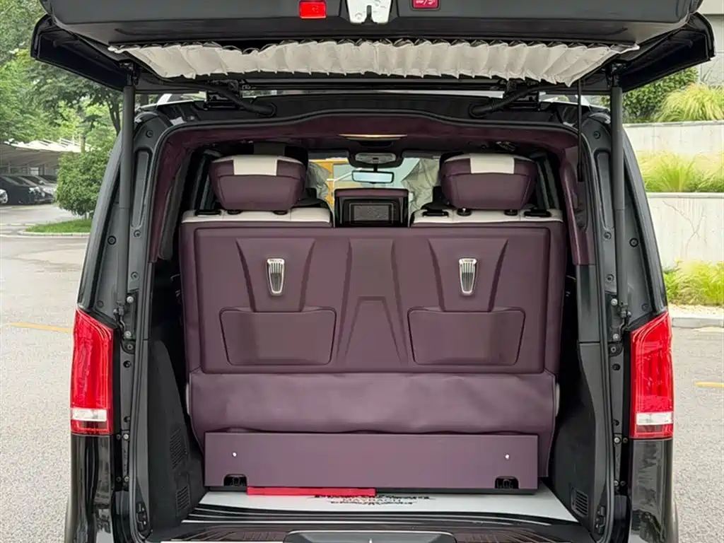 Mercedes-Benz V-Class 2023 — фото 12