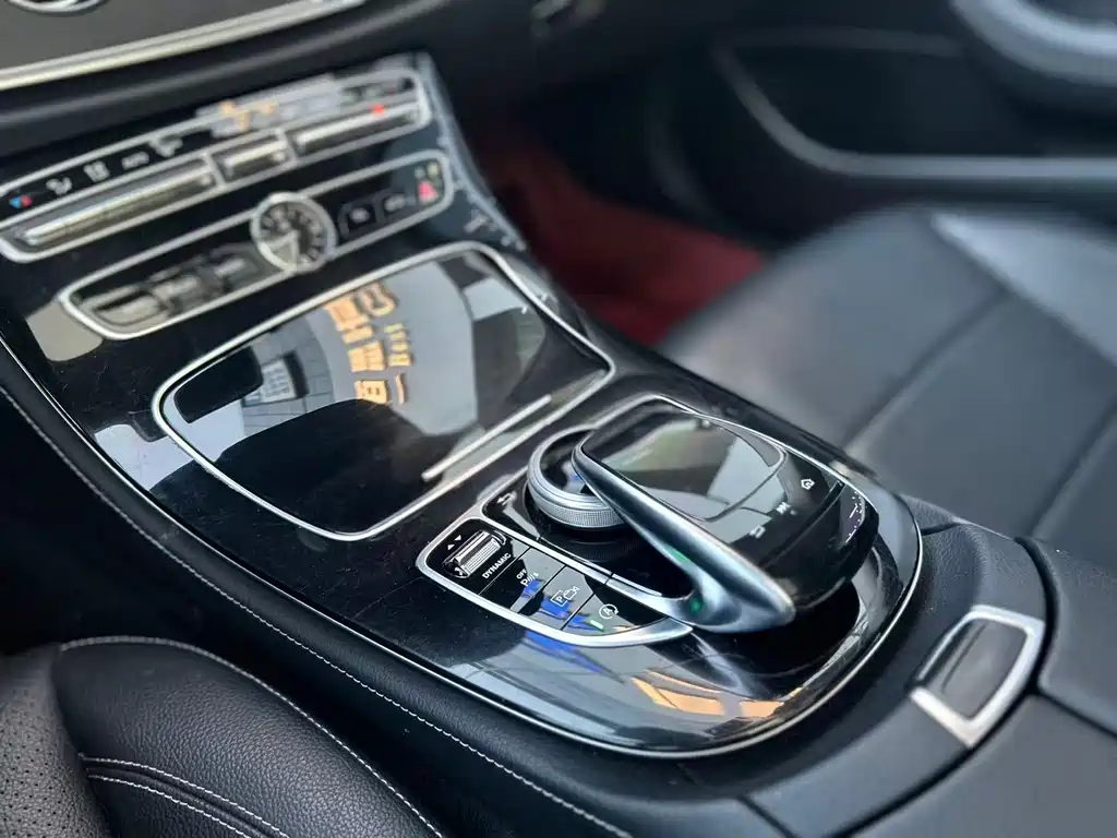 Mercedes-Benz E-Class 2017 — фото 19
