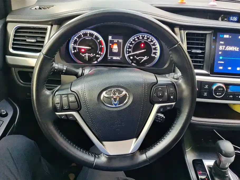 Toyota Highlander 2022 — фото 15
