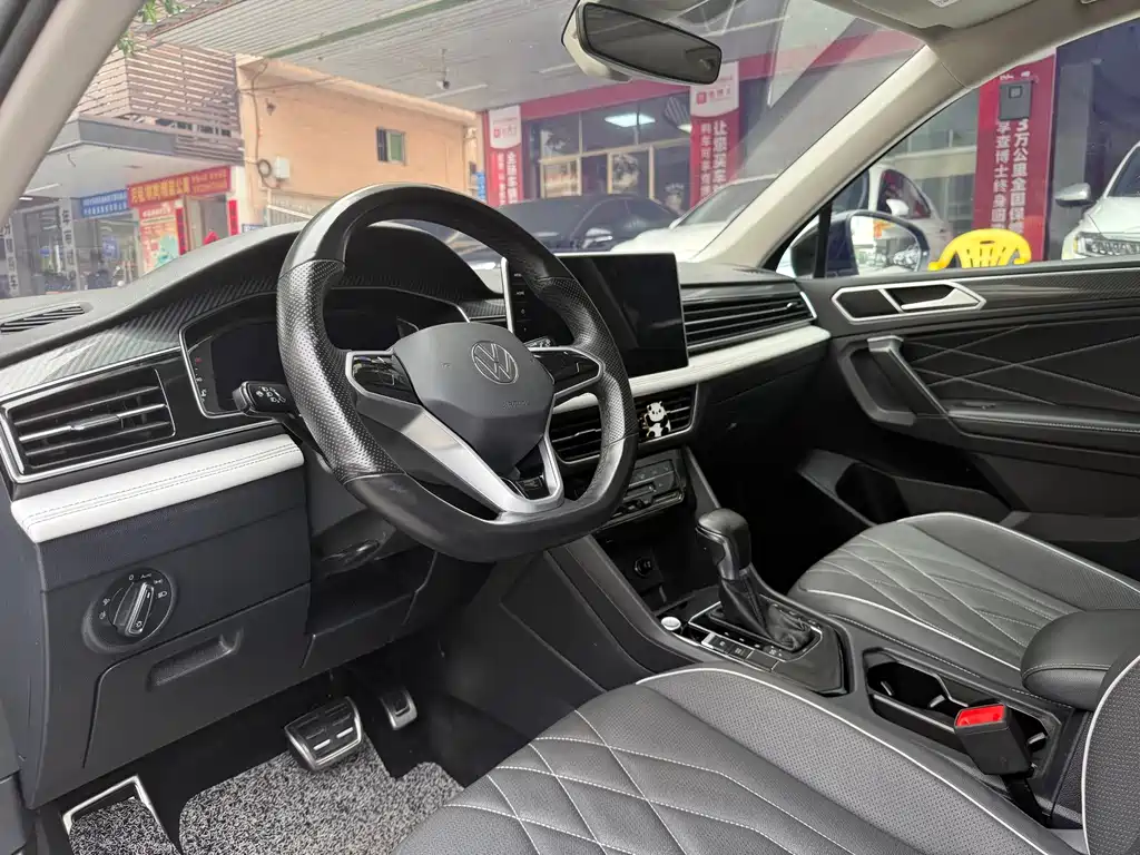 Volkswagen Tiguan L 2023