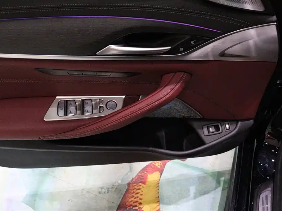 BMW 5 Series New Energy 2023 — фото 18