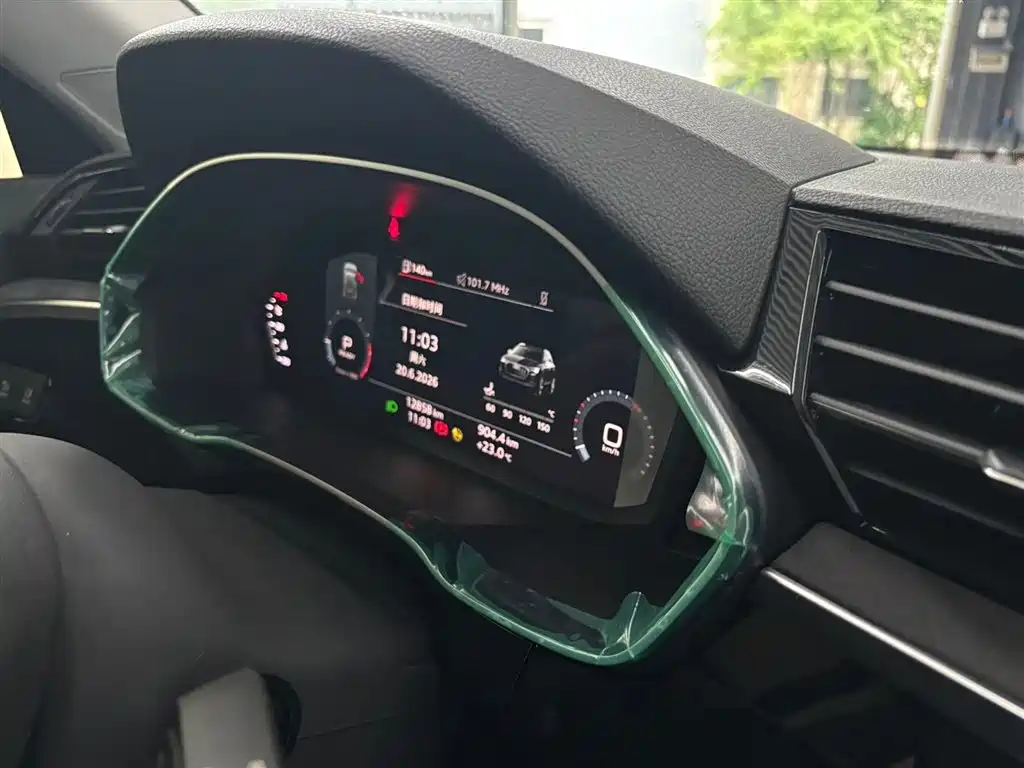Audi Q3 2023 — фото 12