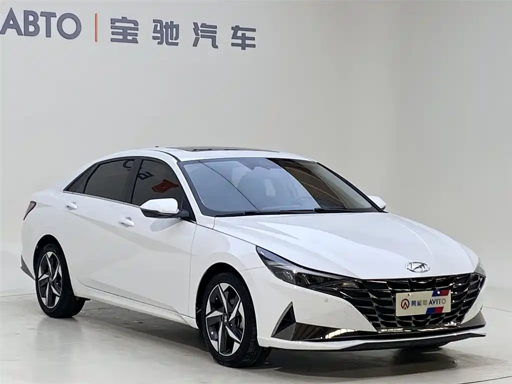 Hyundai Elantra 2022