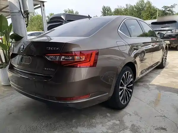 Skoda Superb 2016