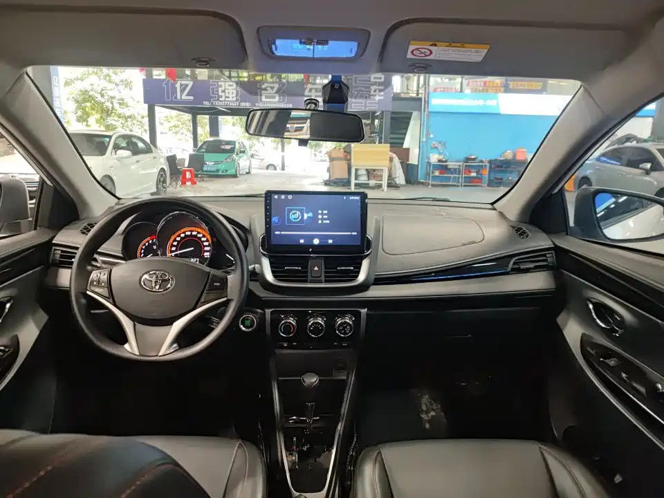 Toyota Yaris L 2022 — фото 7