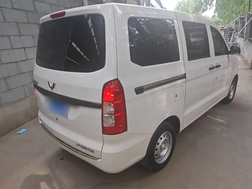 Wuling Hongguang V 2023