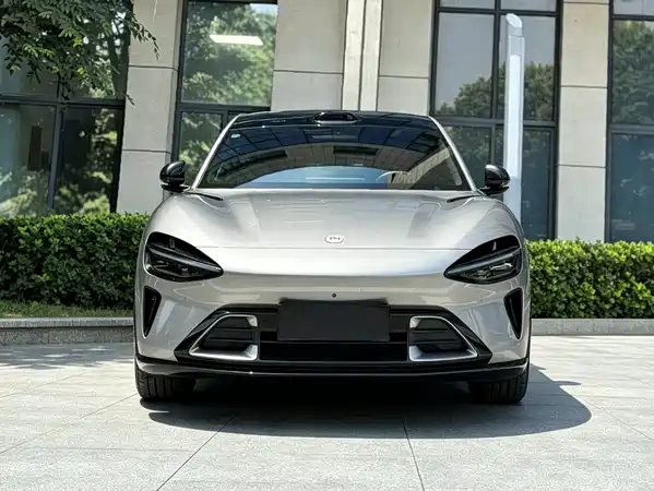 Xiaomi YU7 2025