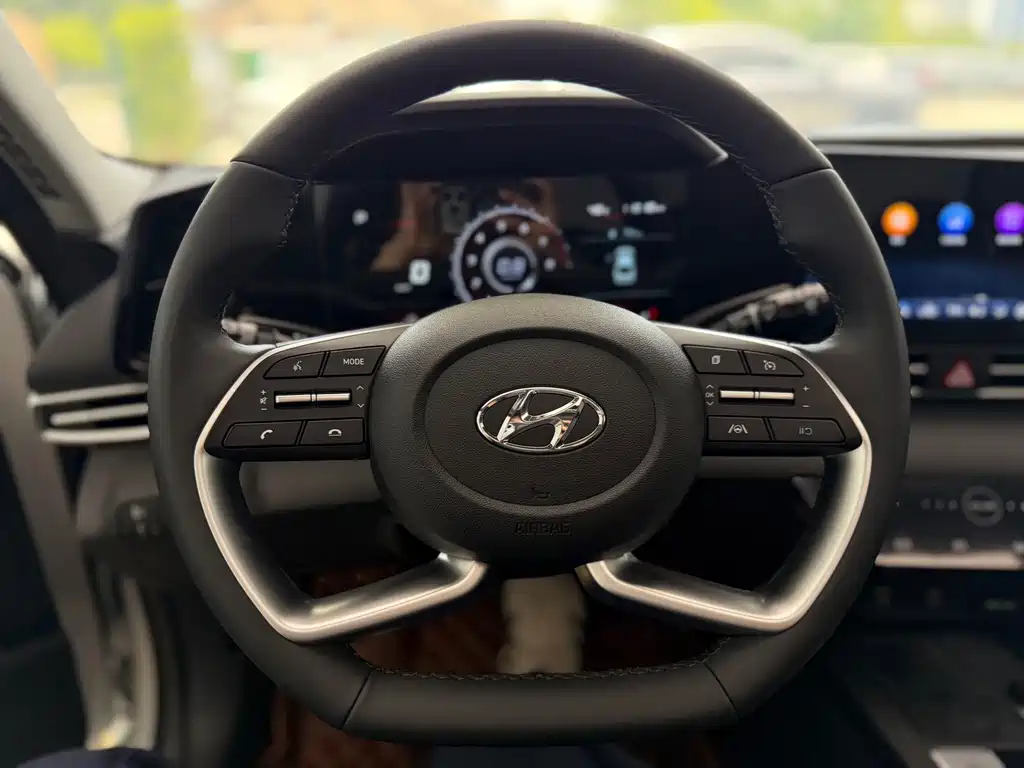Hyundai Elantra 2022 — фото 9
