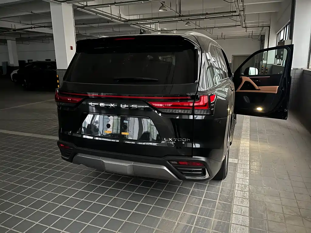 Lexus LX — фото 3