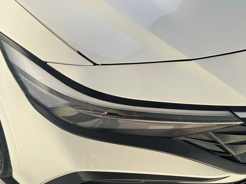 Hyundai Elantra 2023 — фото 48