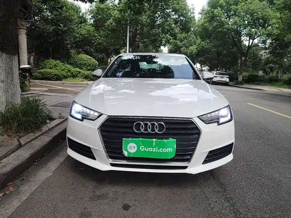 Audi A4L 2016