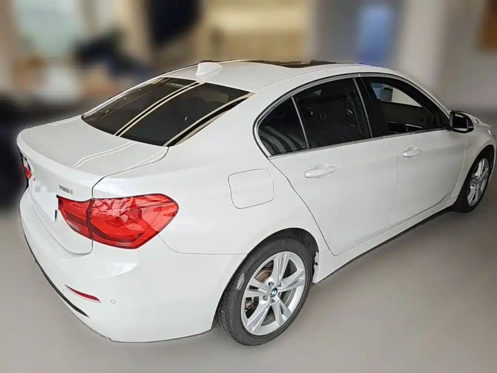 BMW 1 Series 2019 — фото 12
