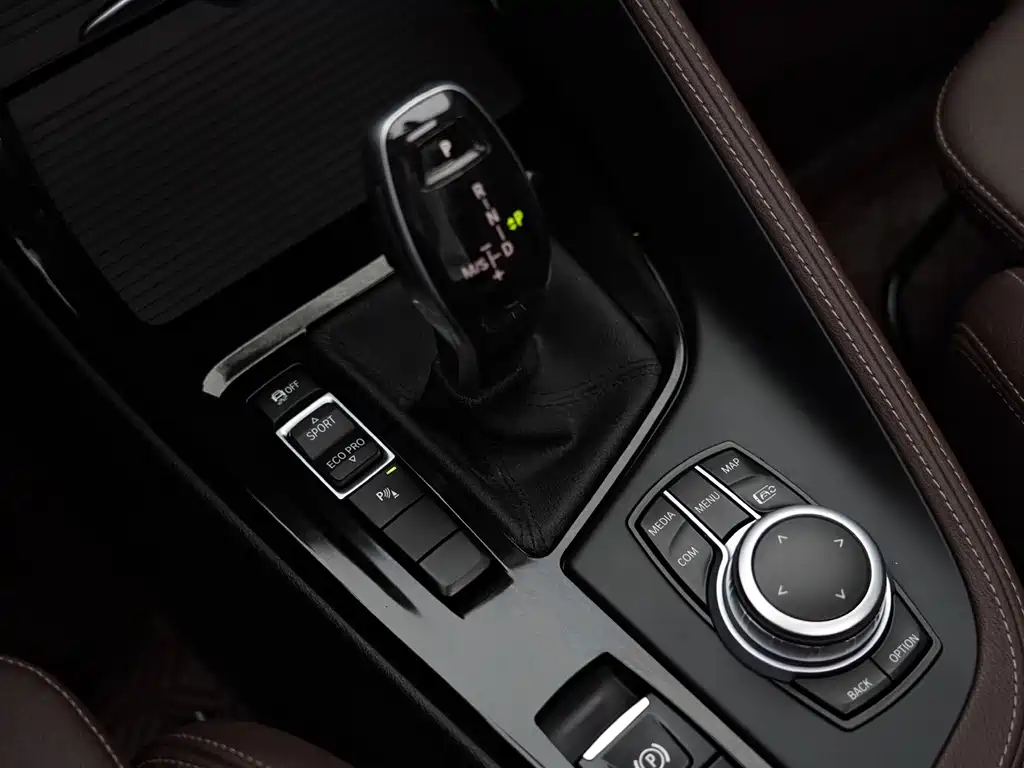 BMW X1 2021 — фото 12