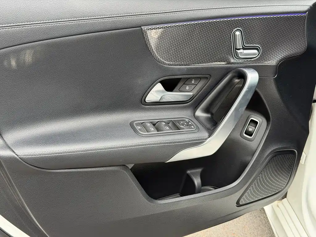 Mercedes-Benz A-Class 2020 — фото 11