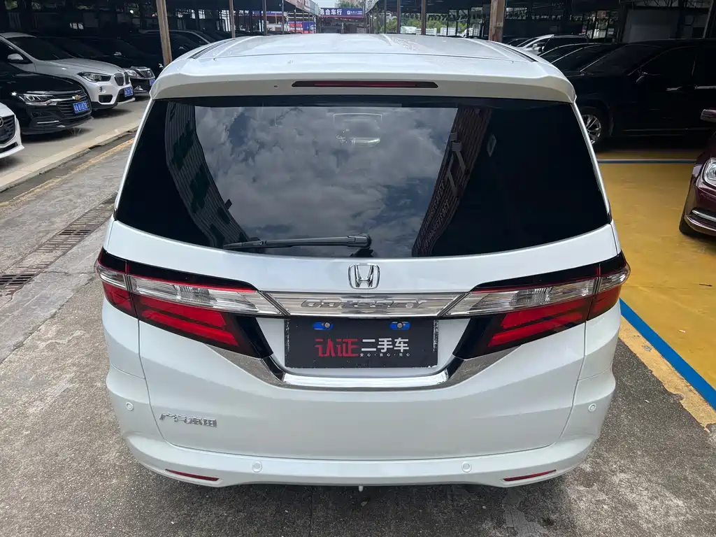 Honda Odyssey 2018 — фото 2