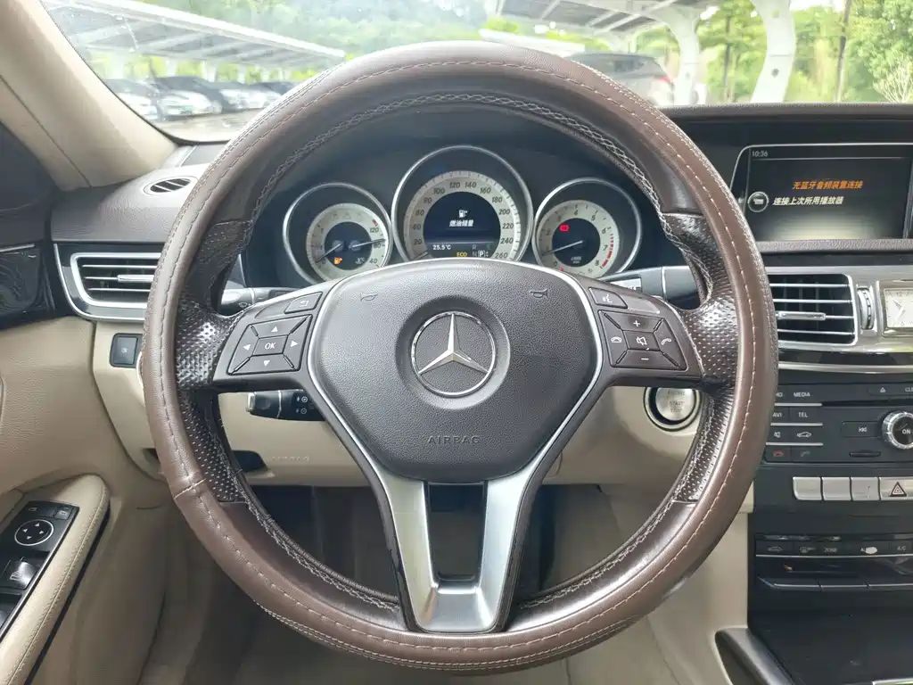Mercedes-Benz E-Class 2016 — фото 15