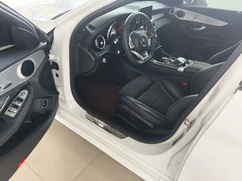 Mercedes-Benz C-Class 2018 — фото 16