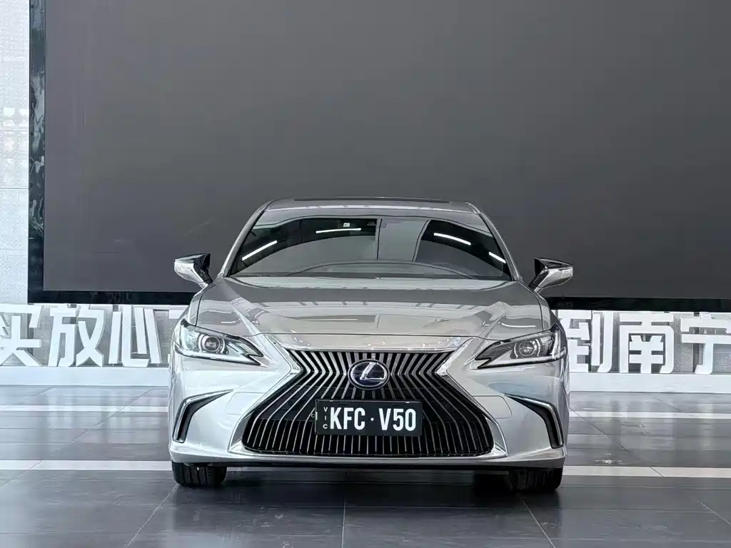 Lexus ES 2019 — фото 2