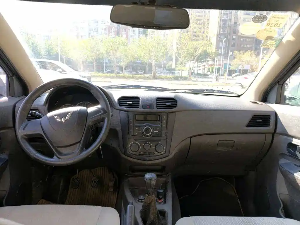Wuling Hongguang 2018