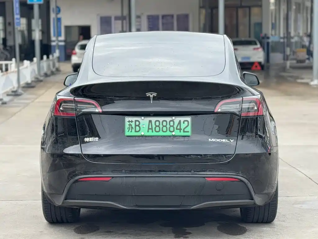 Tesla Model Y 2021 — фото 9