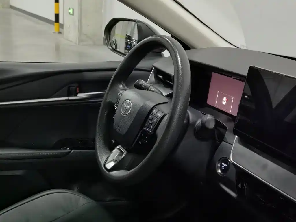 Toyota Camry 2024 — фото 22