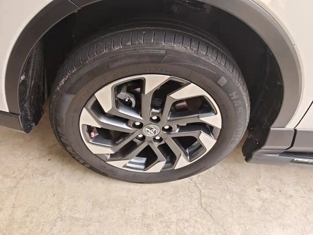 Toyota RAV4 2016 — фото 23