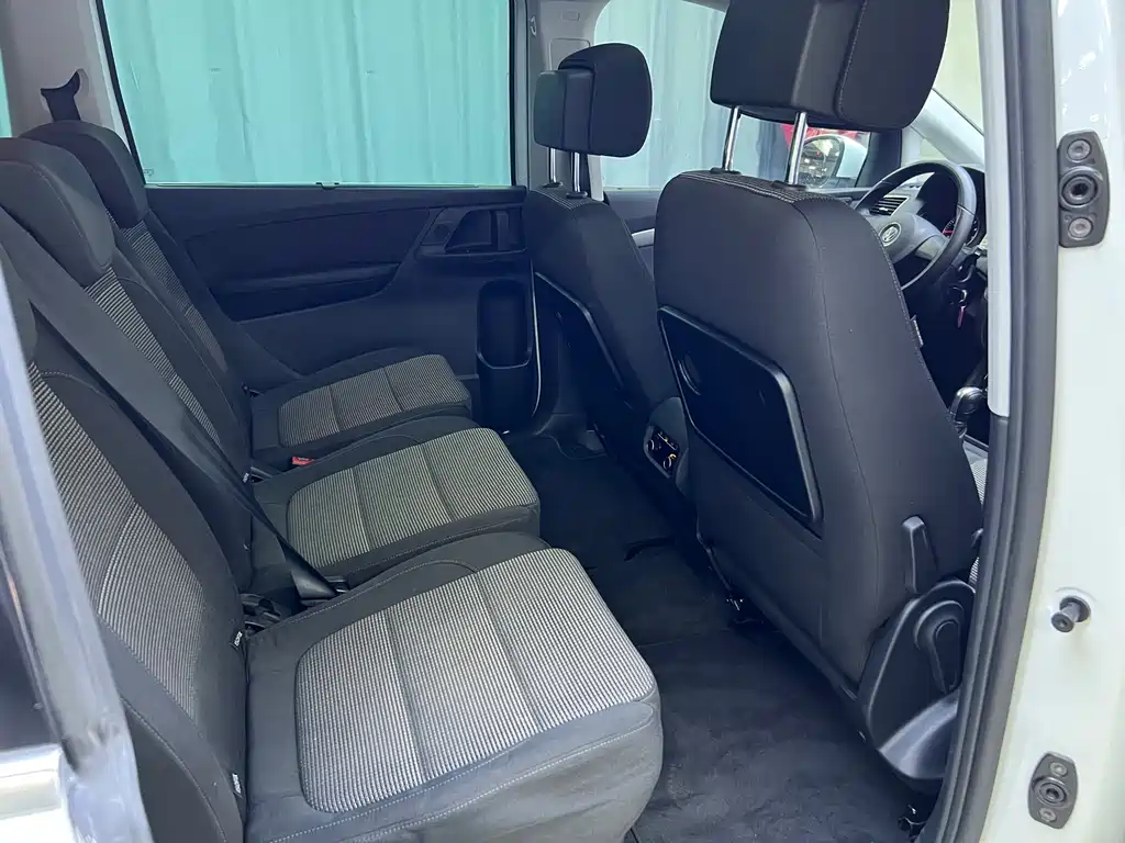 Volkswagen Sharan 2015 — фото 16