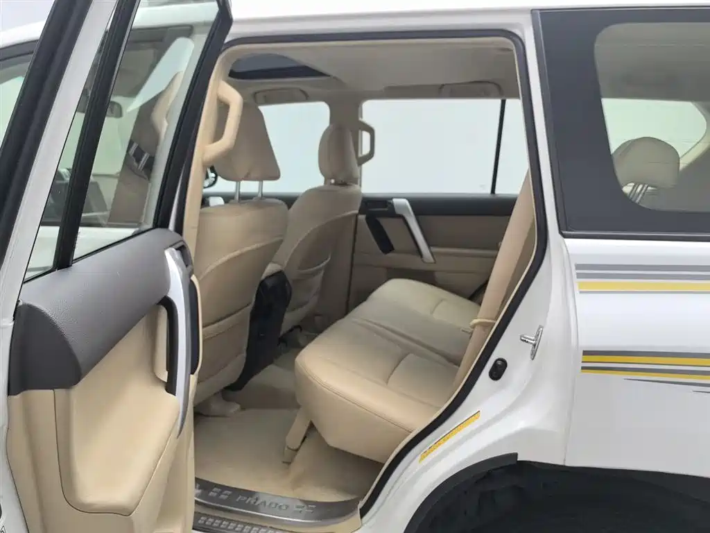 Toyota Prado 2015 — фото 15
