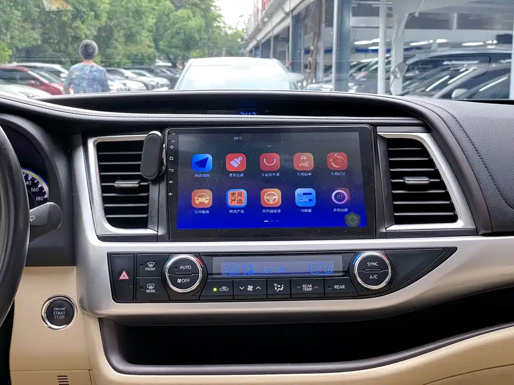 Toyota Highlander 2020 — фото 13