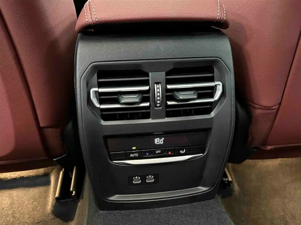 BMW 3 Series 2023 — фото 16