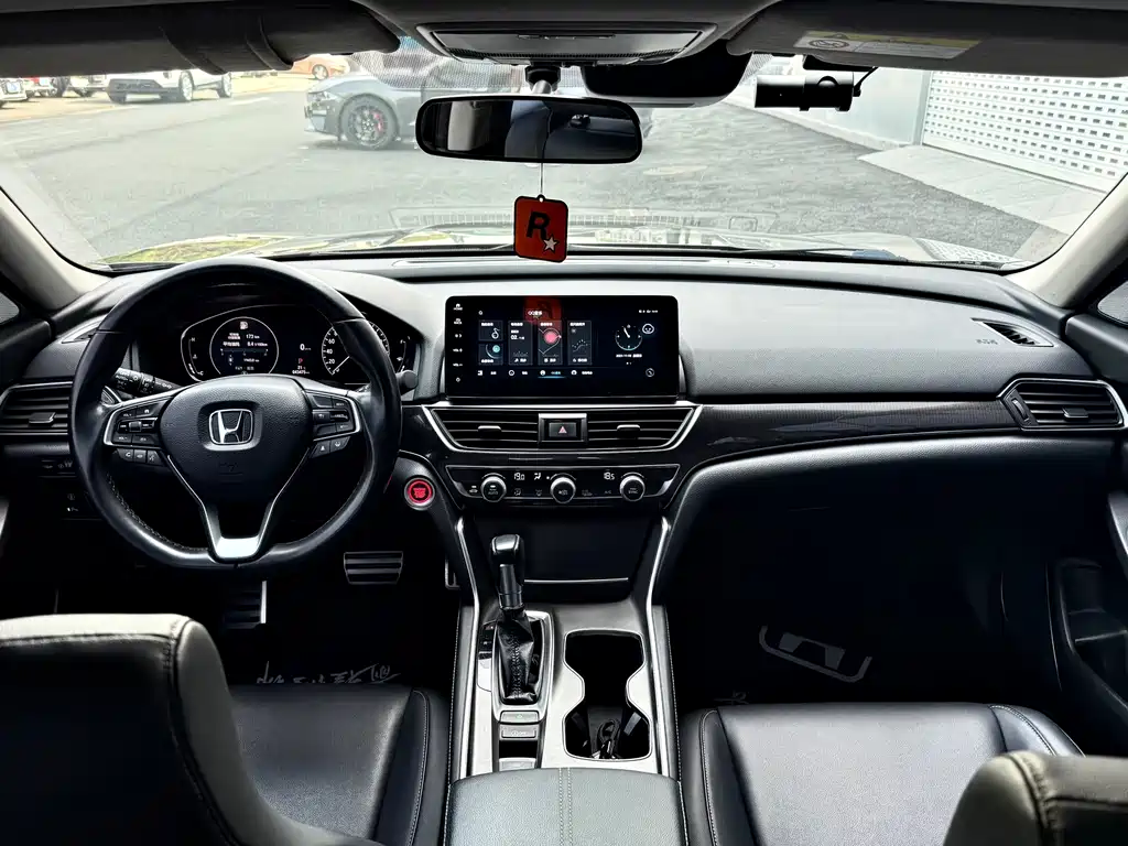 Honda Accord 2022 — фото 9