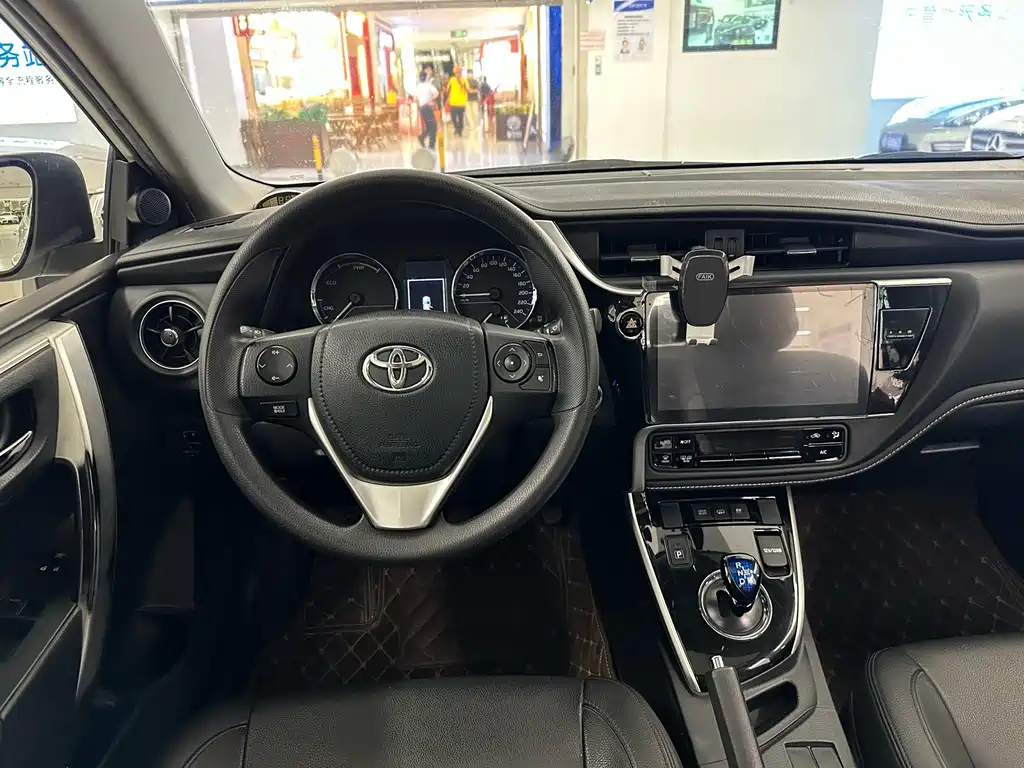 Toyota Corolla Hybrid 2019 — фото 18