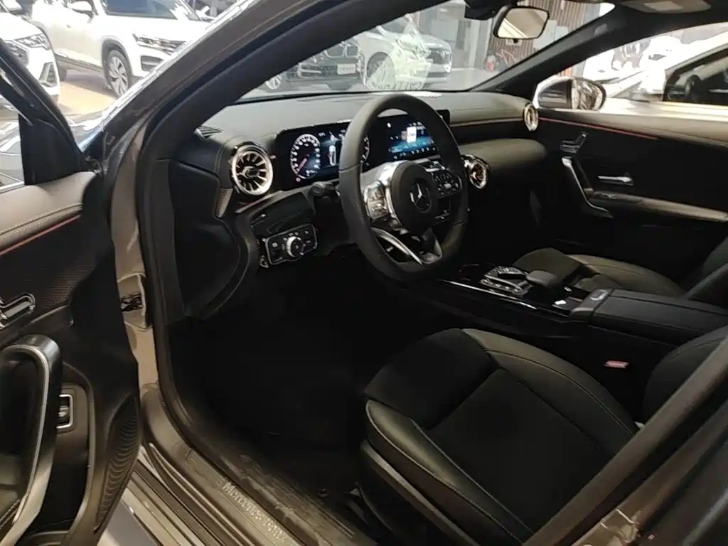 Mercedes-Benz A-Class 2023 — фото 16