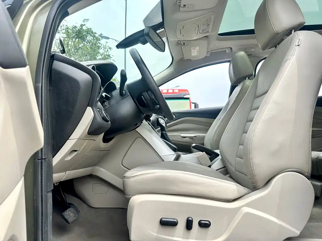 Ford Kuga 2014 — фото 16