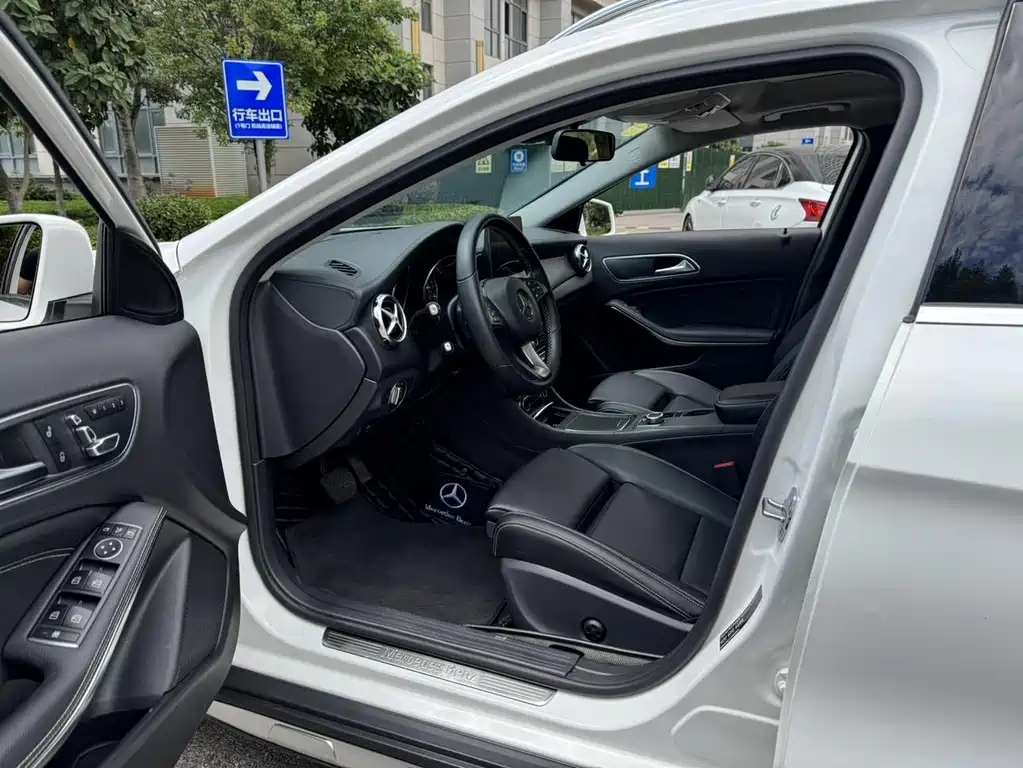 Mercedes-Benz GLA 2018 — фото 27