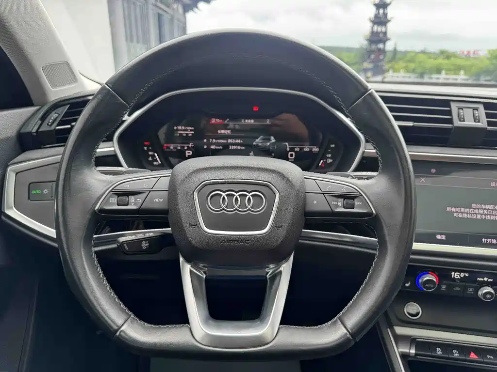 Audi Q3 2022 — фото 13