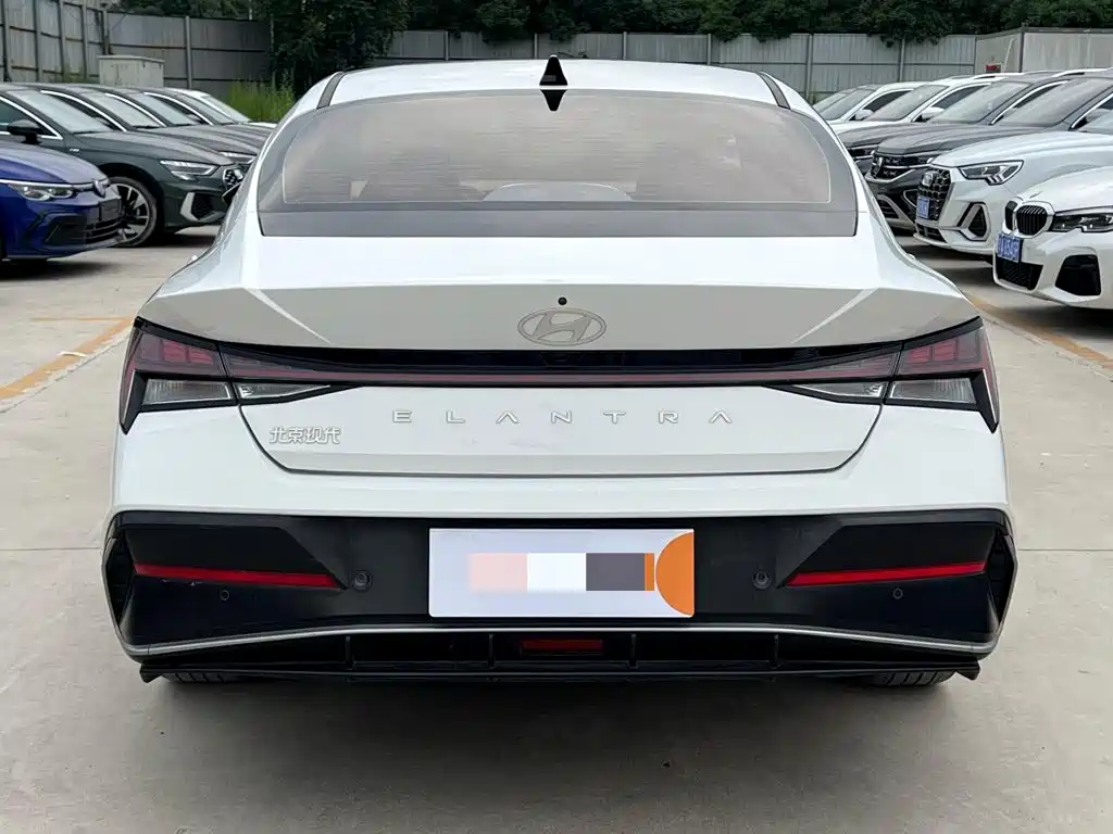 Hyundai Elantra 2023